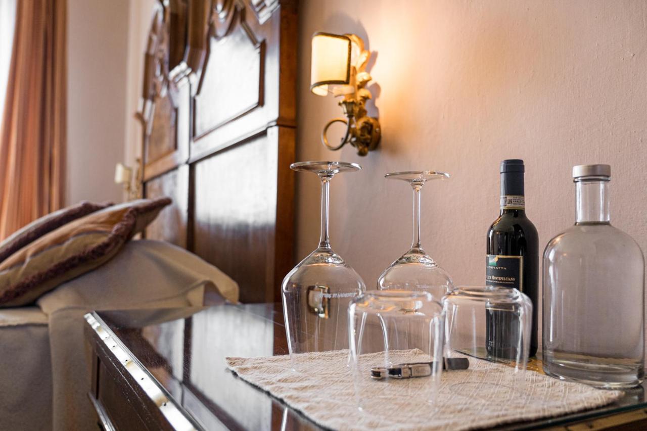圣弗朗西斯科洛肯德酒店 Montepulciano Stazione 外观 照片