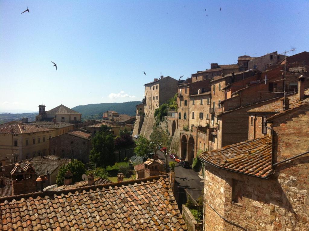 圣弗朗西斯科洛肯德酒店 Montepulciano Stazione 外观 照片